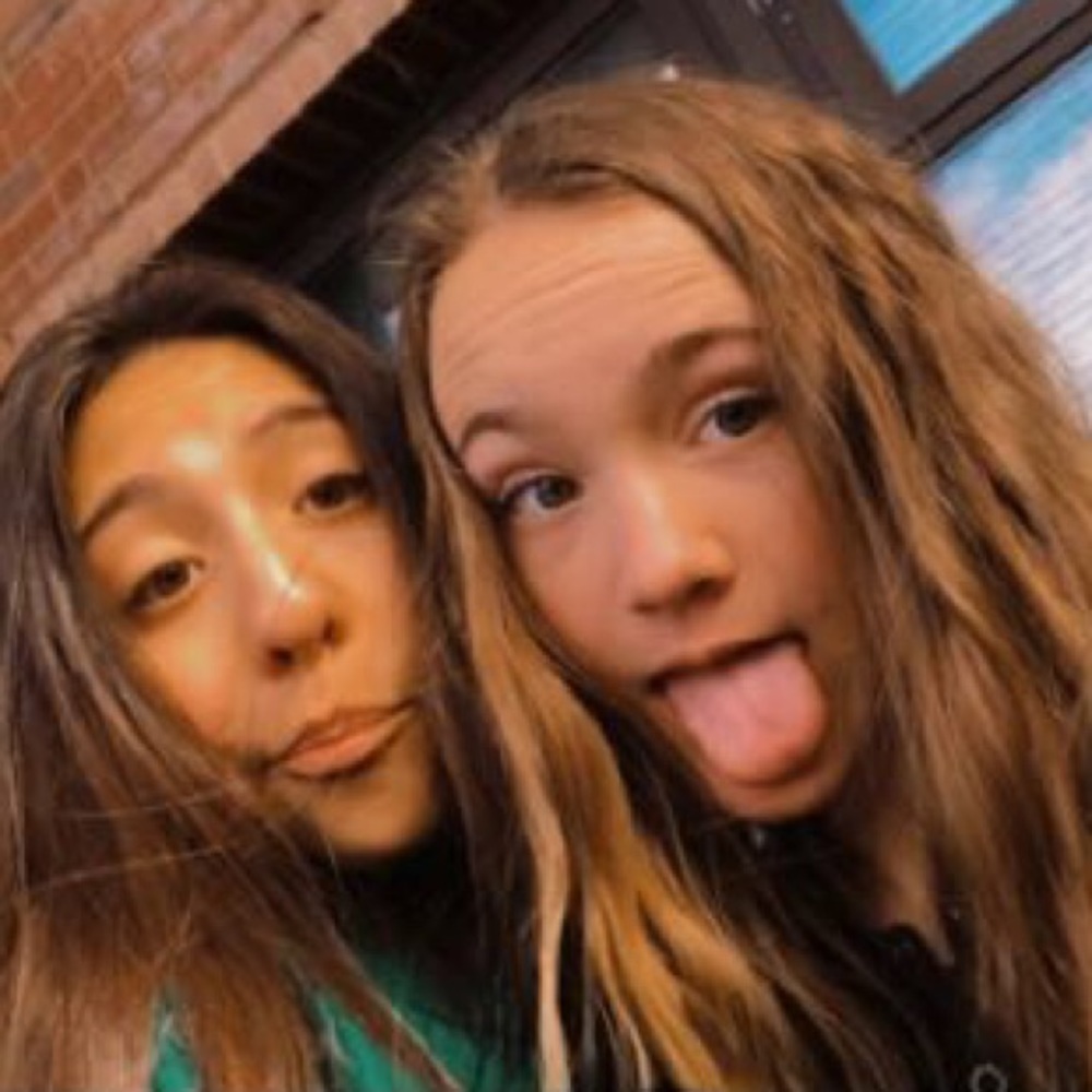 Meet your Posher, Lily